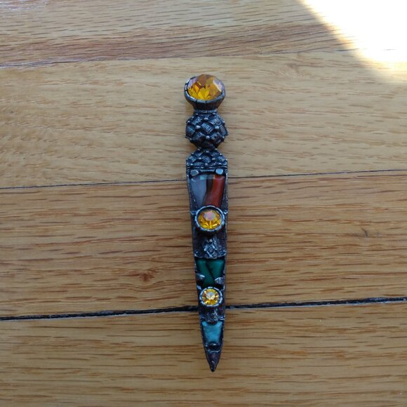 Vintage Dagger Brooch Scottish Sword Dirk Kilt Pin with Semi Precious Stones - Picture 7 of 14